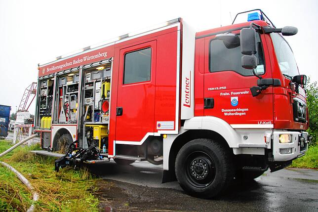 Bild 7: Brandnacht in Wolterdingen: Die Bilder vom Feuerwehreinsatz und dem Vormittag danach