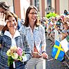 Björn Graf Bernadotte (l-r), Königin Silvia von Schweden und Bettina Gräfin Bernadotte gehen 2019 während eines Besuchs auf der ...