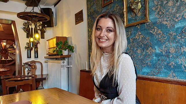 Michaela Kovacova ist die neue Pächterin der Weinstube Niederburg in der Niederburggasse. Sie hat in einem Raum etwas umdekoriert und ...