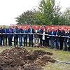 Alle ziehen im September 2017 in Stühlingen an einem (Glasfaser)-Strang: kommunalen Vertreter des Landkreises Waldshut und seiner ...