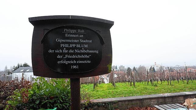 Diese Gedenktafel an der Friedrichshöhe erinnert an Philipp Blum.