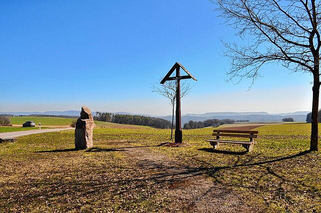 Am Römerweg in Untermettingen Richtung Eggingen hat man eine großartige Aussicht in die Landschaft und bei klarer Sicht zeigt sich das ...