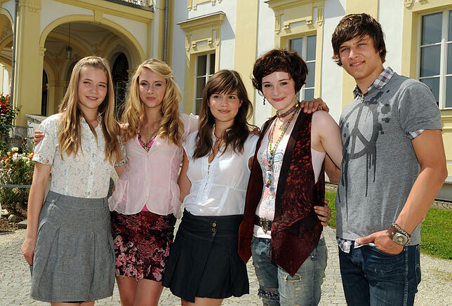 Ihr erster Kinofilm: Vivien Wulf (Zweite von links) 2009 in „Rock It!“ – mit Farina Flebbe (von links), Emilia Schüle, Maria Ehrich und ...