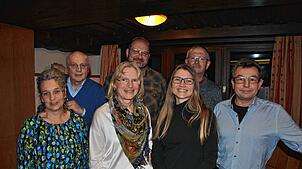 Einstimmig im Amt bestätigt wurden die Vorstandsmitglieder (von links): Birgit Lauber, Manfred Mutter, Rita Freidl, Ralf Engel, Leah ...
