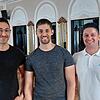 Die Gastronomen Antonio und Marco Garofalo (von links) sowie Eigentümer Aron Pilz freuen sich auf den bevorstehenden Neustart im ...