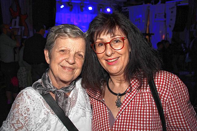 Bild 21: Ausgelassene Stimmung beim Dorfrocker-Konzert in Sauldorf