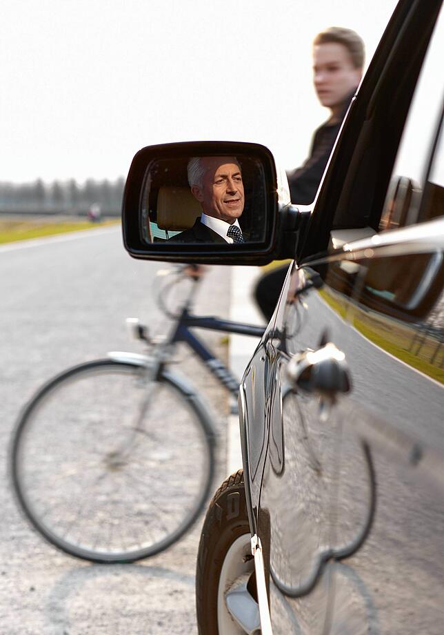 Fahrrad- und Autofahrer – oft verstehen sich diese Verkehrsteilnehmer nicht so gut.