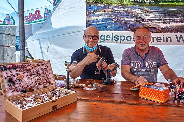 Vorgeführt: Eigentlich wäre an diesem Wochenende das Fischerfest des Angelsportvereins. Statt dessen präsentierten sich die Fischer mit ...