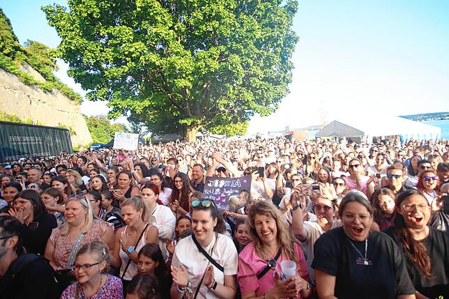 Bild 25: Sophia begeistert 1500 Fans im Uferpark