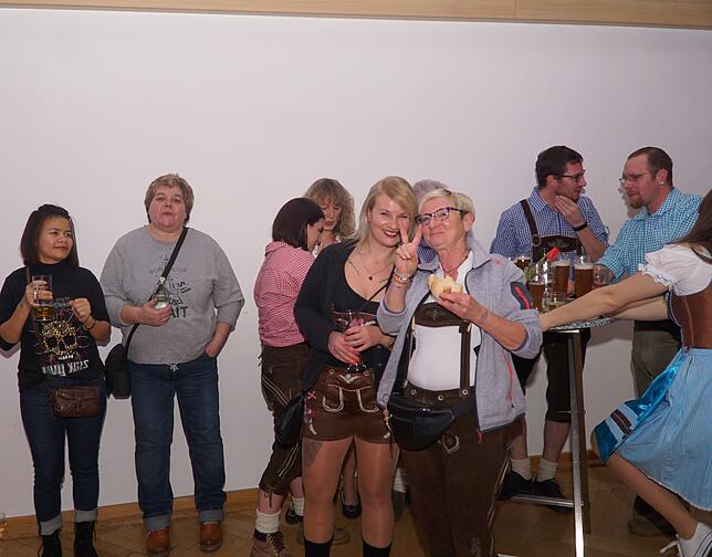 Bild 17: Mit Polonaisen und Ballermann-Feeling durch den Saal &ndash; Bilder der Dorfrocker in Löffingen