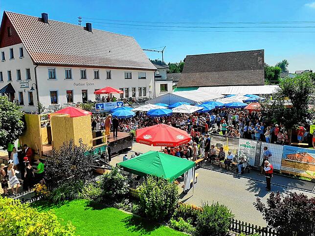 So sieht es rund um den „Frieden“ beim Bergfest aus, zu dem viele Besucher jährlich strömen.
