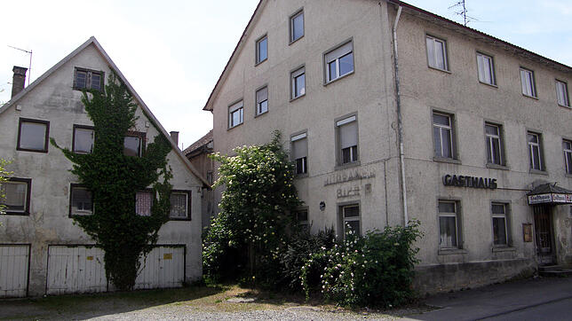 Die Gemeinde Allensbach hat noch nicht klären können, was aus dem Grundstück mit dem alten Gasthaus Adler wird. Knackpunkt ist das ...