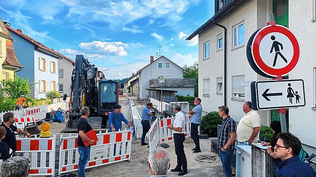Gute Fortschritte macht die Baustelle in der Breitmattstraße. Der Randstein ist bereits geplastert, so dass demnächst der Einbau der ...