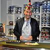 Dietmar Bitzenhofer von der Historischen Narrenzunft Markdorf wird am Mittwoch die gewonnene Zeit nutzen, um seine Einnahmen im ...