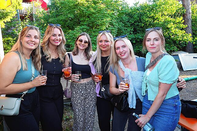 Bild 38: Feierlaune mit der Gretle-Band beim Dettinger Dorffest - hier gibt’s die schönsten Bilder