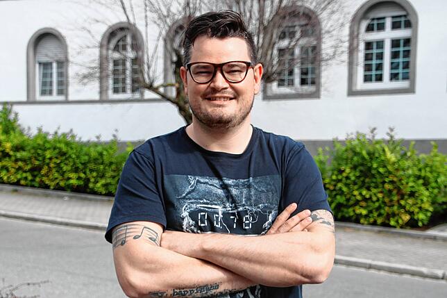 Der 32 Jahre alte Manuel Kienzler legt als DJ Mika auf. Die Verbundenheit zur Musik ziert als Tattoo seine Haut.