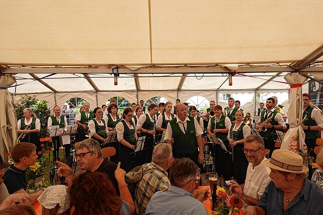 Bild 3: Sommerfest mit Oldtimertreffen MV Heimatklang Hütten