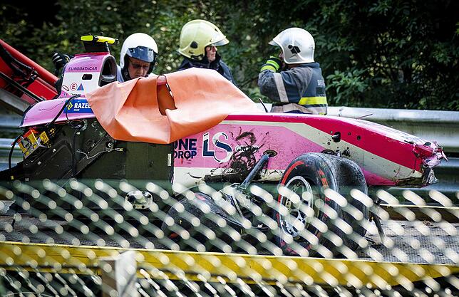31.08.2019, Belgien, Spa-Francorchamps: Motorsport: Formel-2-Weltmeisterschaft, Grand Prix von Belgien, Rennen: Das Wrack von dem ...