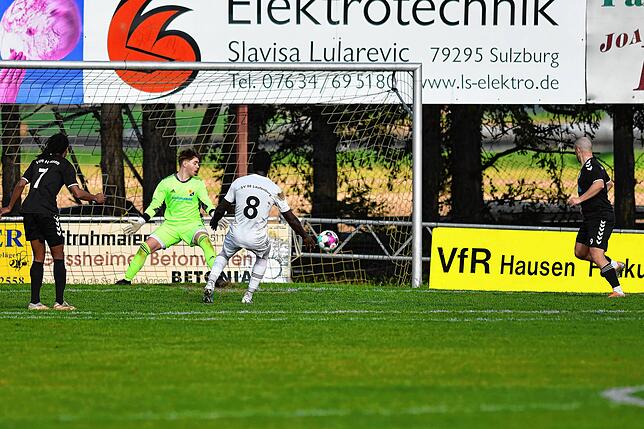 Bild 18: SV 08 Laufenburg verliert bei Spitzenreiter VfR Hausen mit 0:2 &ndash; und wir haben Bilder!