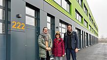 Sie freuen sich über die Fertigstellung des Green Places Standorts in Stockach (von links): Sven Koch, zuständig für Marketing und ...