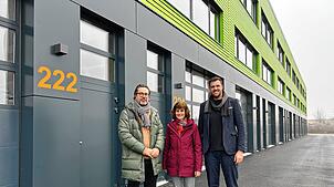 Sie freuen sich über die Fertigstellung des Green Places Standorts in Stockach (von links): Sven Koch, zuständig für Marketing und ...