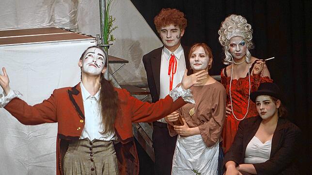 Mit starken theatralischen Effekten brachte das junge Ensemble von des Lörracher Theaters Tempus fugit die Geschichte vom Rattenfänger ...