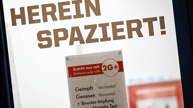 Symbolbild: In Baden-Württemberg gilt seit Anfang Dezember 2G-Plus in der Gastronomie. Wie wirkt sich das auf Konstanzer Betriebe aus?