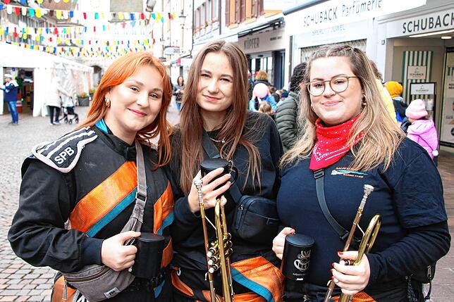 Die ersten Vertreter der Guggenmusiken aus der Region – hier von der Salpeterer Pressband Birkingen – sind bereits in der ...
