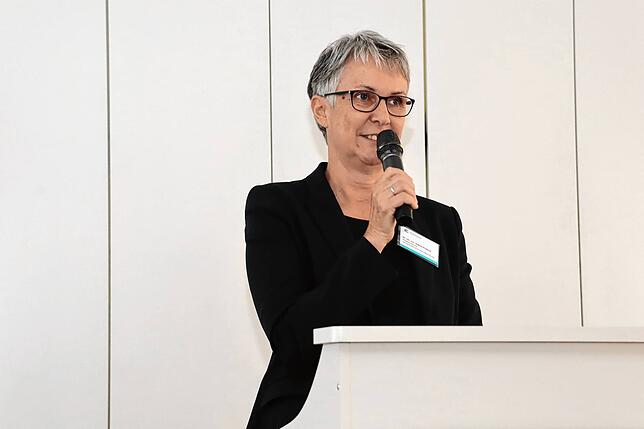 Sabine Proksch, Akademieleiterin des Gesundheitsverbunds des Landkreises Konstanz, berichtet, wie am neuen Standort die Fachkräfte ...
