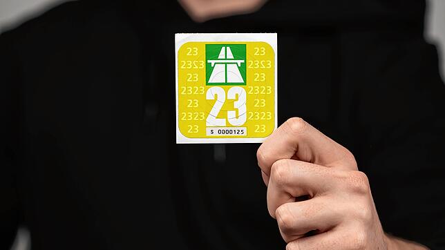 Freie Fahrt mit gelben Kleber: Die Schweizer Vigentte für das Jahr 2023.
