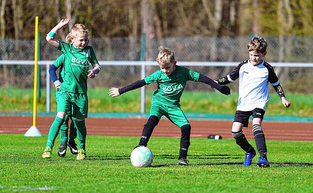 Bild 10: Kleine Kicker ganz groß! Unsere Bilder vom F-Jugendturnier des SC Bankholzen-Moos
