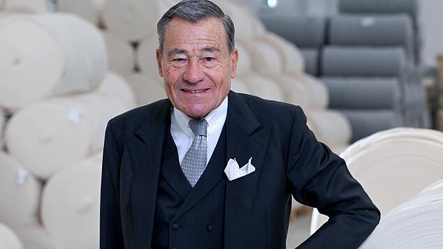 Wolfgang Grupp Wolfgang Grupp (83), ehemaliger Chef von Trigema, aufgenommen in einem Lager für Stoffballen. Grupp hat sich zu seinem Suizidversuch ...