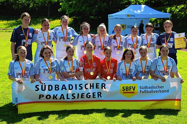 Bild 2: Jubel bei den C-Juniorinnen des Hegauer FV! Unsere Bilder vom Verbandspokal-Finale