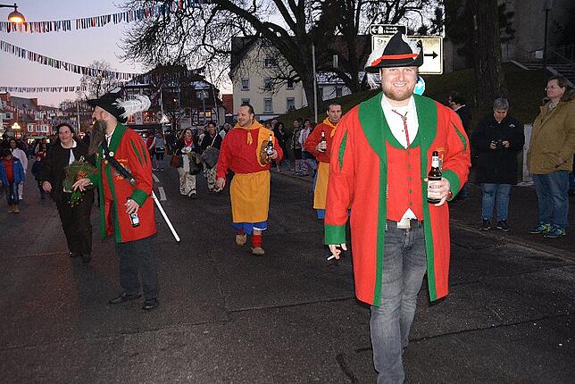 Bild 6: Narrentreffen der Urviecher-Zunft: Bilder vom Eröffnungsumzug (1)