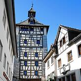 Das Schnetztor in der Hussenstraße hat nur auf einer Seite Fachwerk. Warum eigentlich?