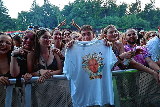 Bild 3: Erst Blümchen, dann K.I.Z.: Das feiern die Fans beim Campus-Festival