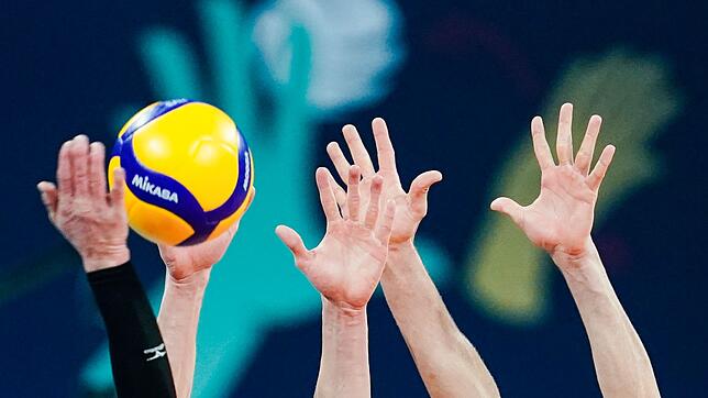 Symbolbild Volleyball Volleyball-Bundesligist SSC Karlsruhe hat die Verträge mit Libero Ahmann und Mittelblocker Heckel verlängert.