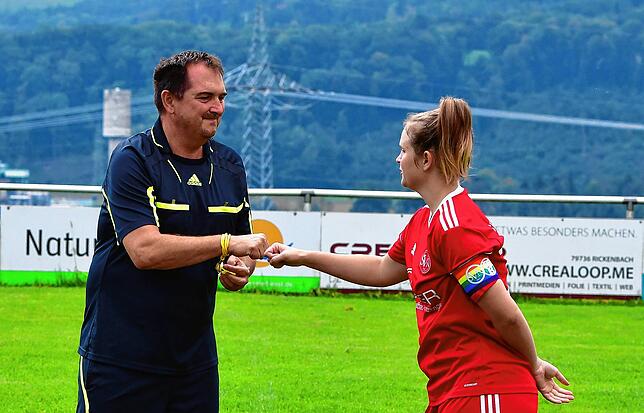 Bild 13: Fußballerinnen des SV Niederhof startet mit deutlichem 11:0-Derbysieg gegen die SG Hotzenwald in die neue Landesliga-Saison