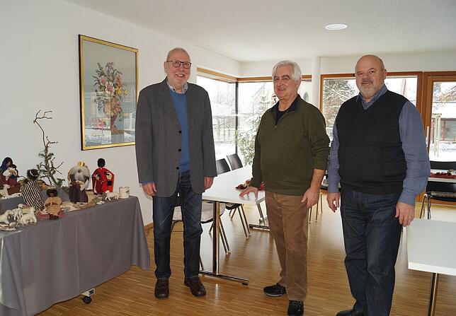 Karl-Heinz Hofele, Charles Nestelhut und Hermann Sommerfeld loben die selbstständige Hausgemeinschaft sowie die gute Infrastruktur.