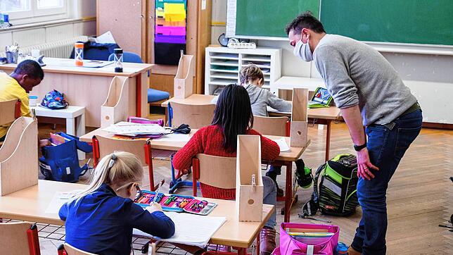 Bild : Krieg, Pandemie und Personalmangel: Sorgen in den Schulen