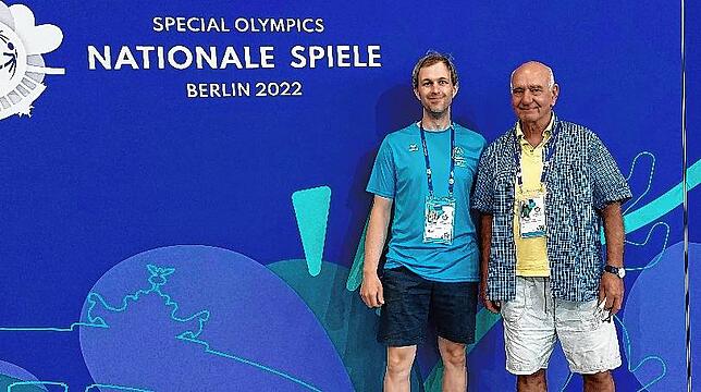 Nach dem Sieg in Berlin: Julian Rublack und sein Trainer Marian Janisz.