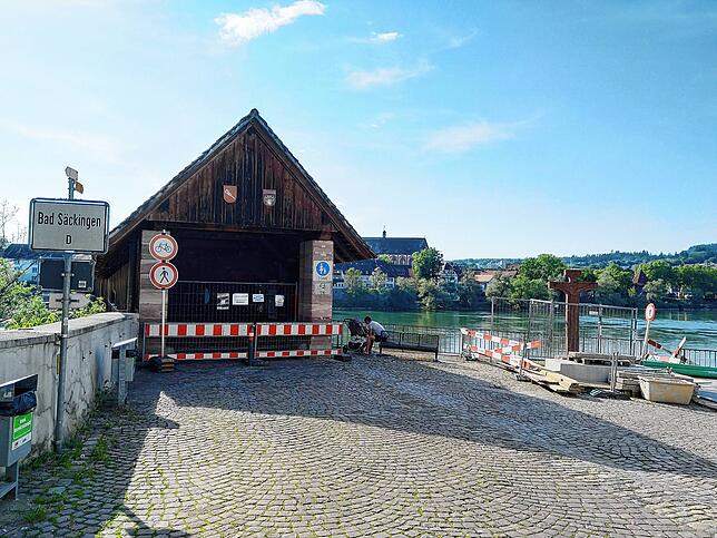 Bild 7: Von Bauzaun zu Bauzaun, von Betonsperre zu Betonsperre: Eine Schweiz-Reise in Bildern entlang der geschlossenen Grenze von Jestetten bis Basel