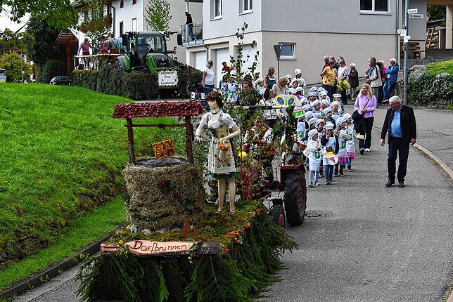 Bild 25: Das 62. Erntedankfest in Berau wurde traditionell von der Trachtenkapelle Berau veranstaltet
