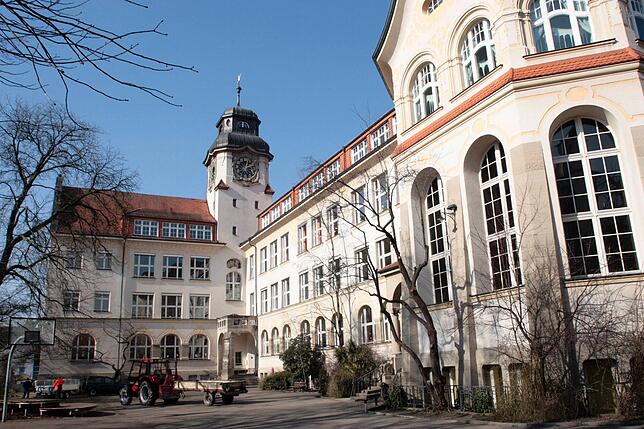 Die Gebhardschule Konstanz, die momentan auf sechs Züge ausgelegt ist, kann nicht alle Kinder aufnehmen, die sich anmelden möchten. Zwei ...