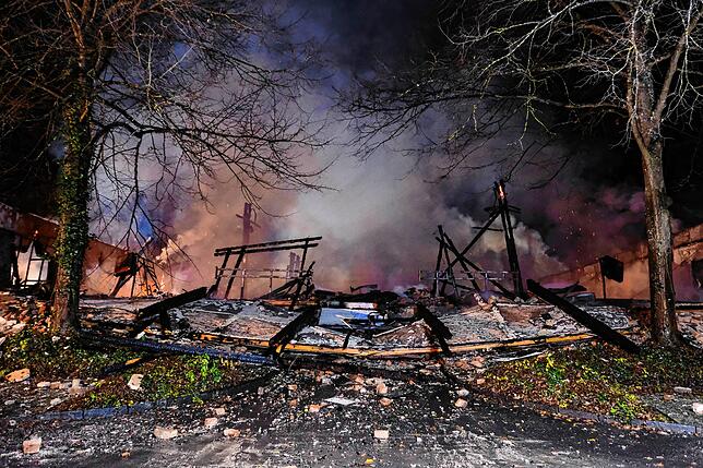 Bild 11: Alle Bilder vom Brand der Scheffelhalle in Singen