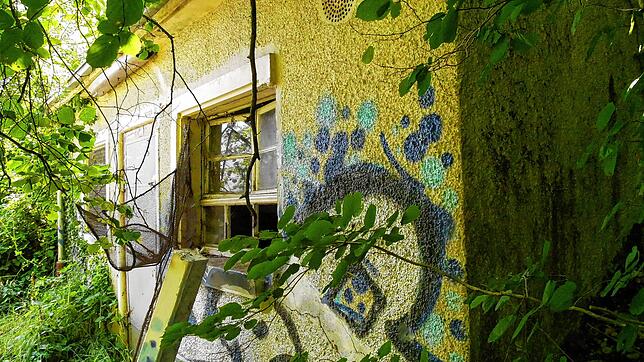 Am Haus am Altrhein sind Einbruchspuren zu erkennen. Das Gebäude gehört dem Kraftwerksbetreiber Naturenergie. Die Hechtzucht hat der ...