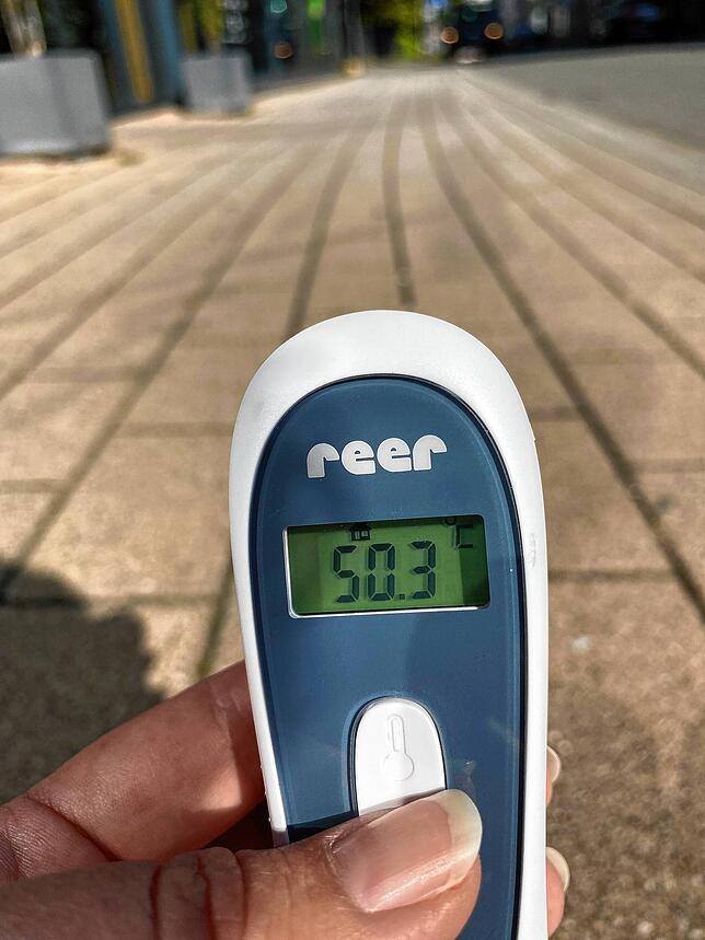 Spitzenwert bei der Messung: In der Tegginger Straße/Ecke Schützenstraße hat der Boden 50,3 Grad.