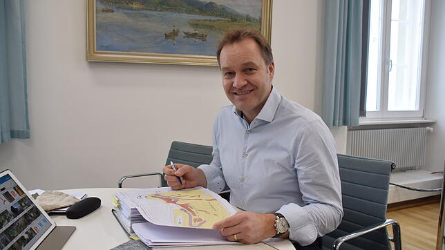 Bürgermeister Matthias Weckbach hat sich seit seiner Wahl 1999 um die Entwicklung in Bodman-Ludwigshafen große Verdienste erworben. Am ...
