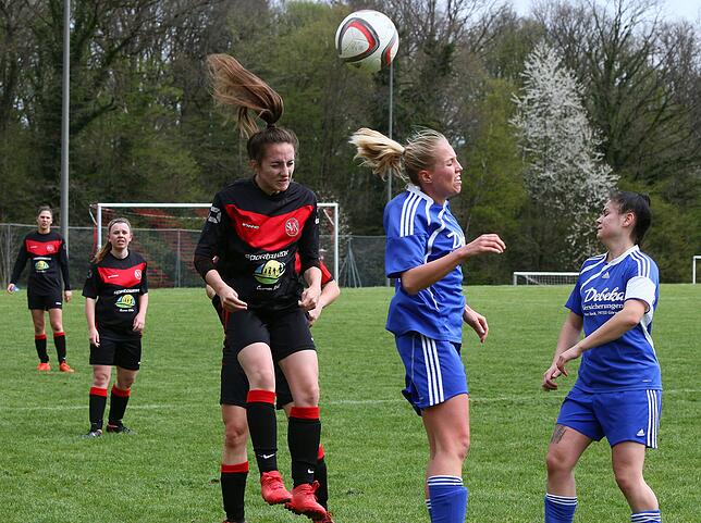 Bild 15: Fußballerinnen des SV Niederhof besiegen die SG Görwihl – und wir haben die Bilder!