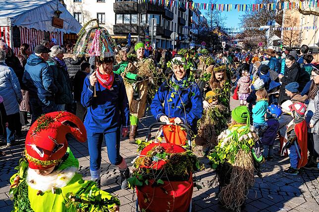 Bild 2: Die Bad Dürrheimer Schulen und Kitas beim Umzug am Samstag